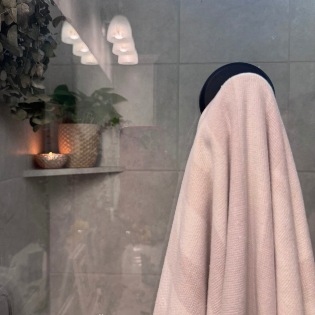 Ultra-przylepny haczyk na przyssawkę, można go dowolnie przestawiać