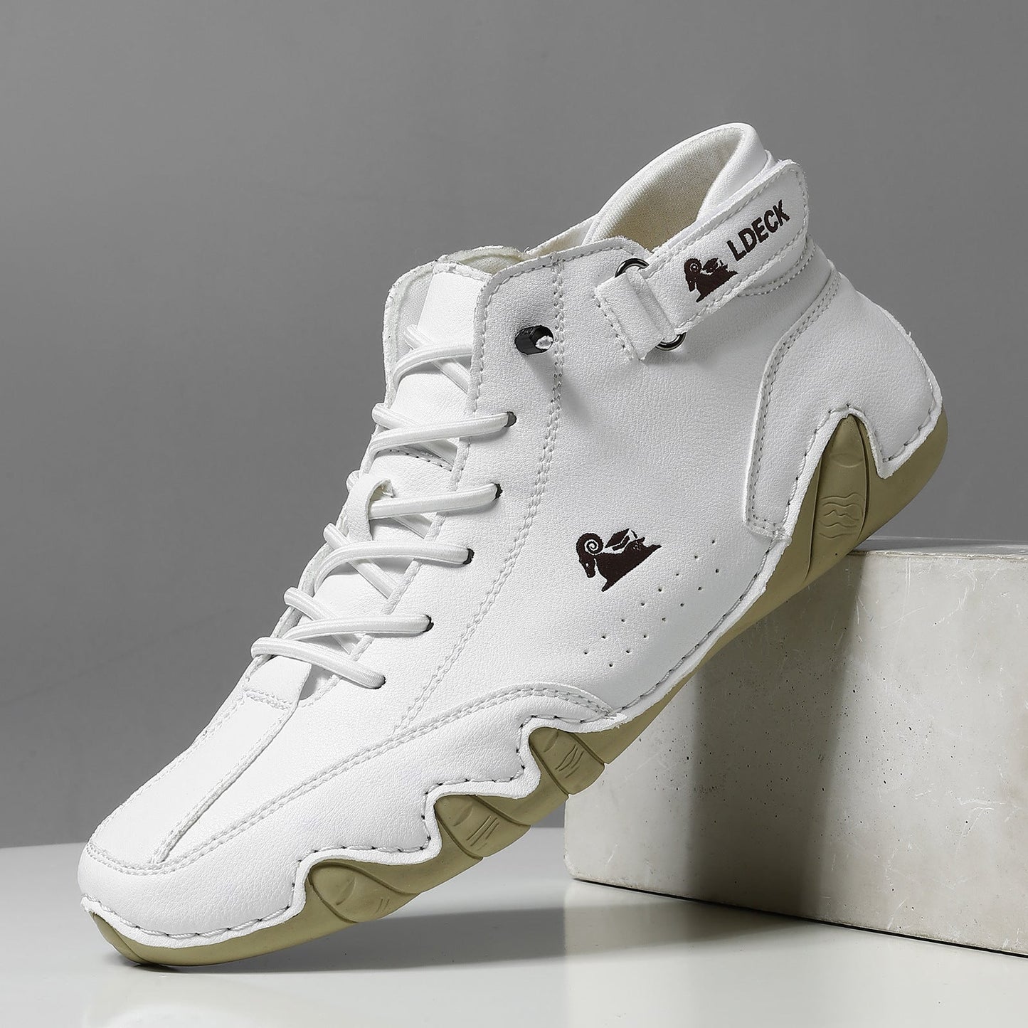 זולי אלדק - נעלי אורטופדיה עמידות למים ונושמות