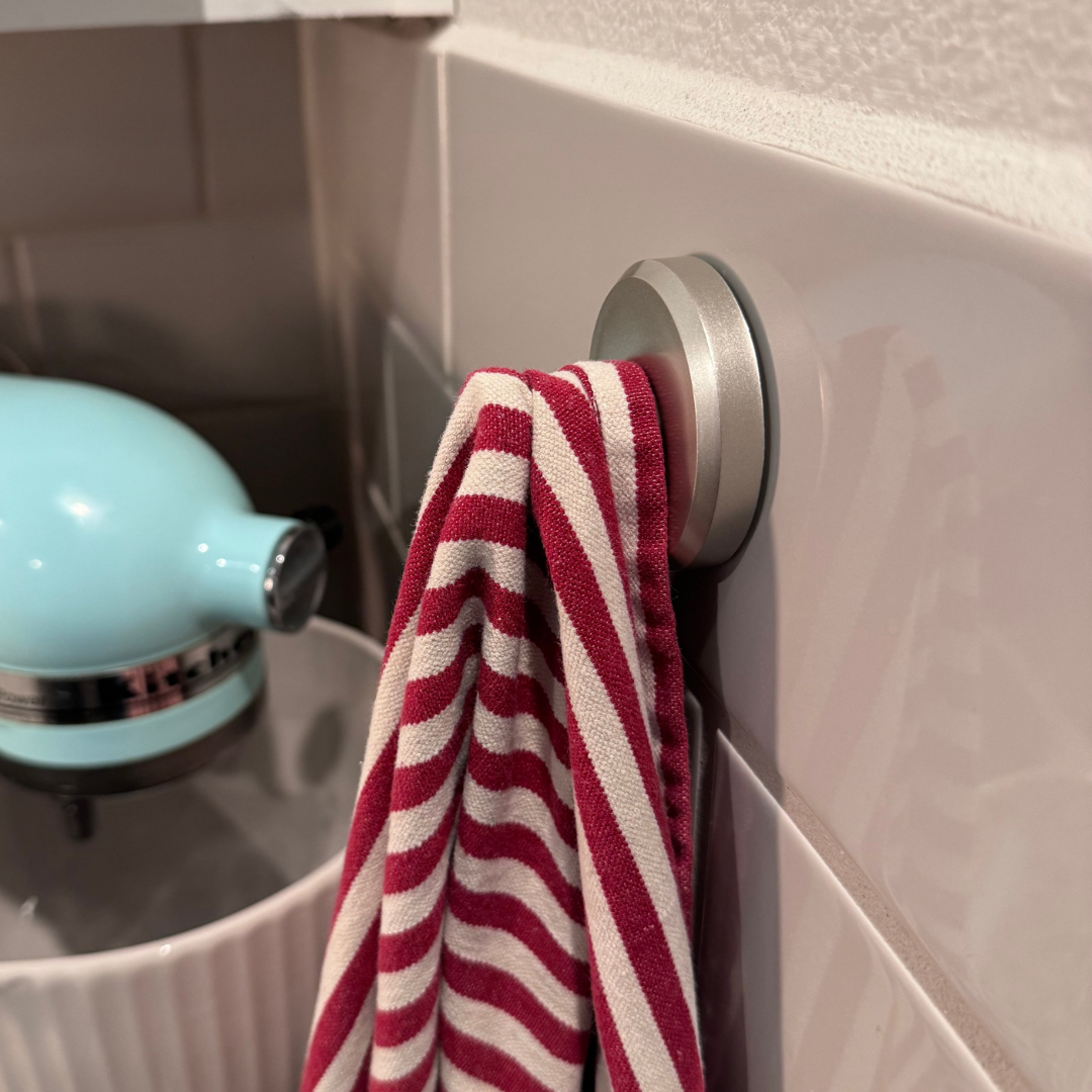 Ultra-przylepny haczyk na przyssawkę, można go dowolnie przestawiać